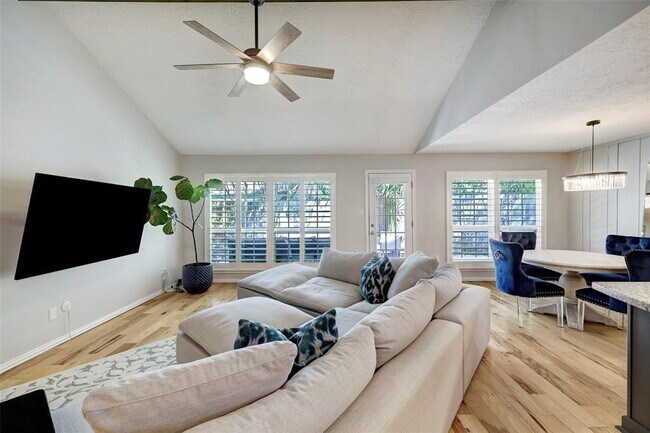 Foto del edificio - 11902 Rocky Knoll Dr