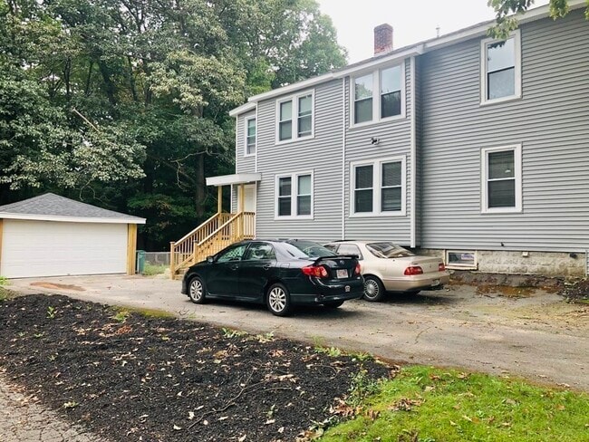 Building Photo - 562 Milk St