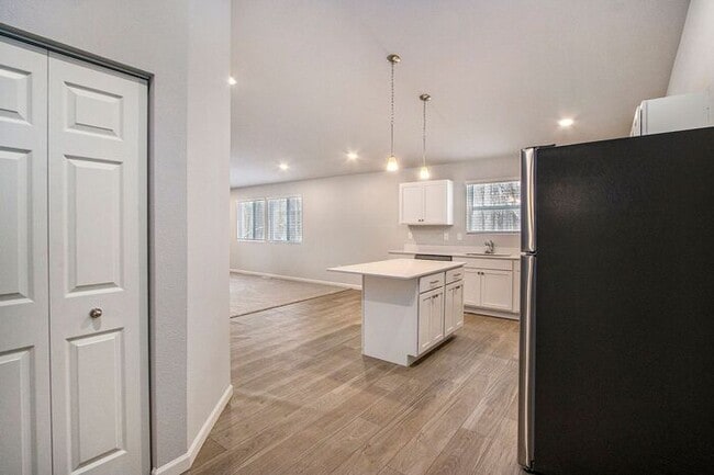 Building Photo - 7335 Montego Bay St