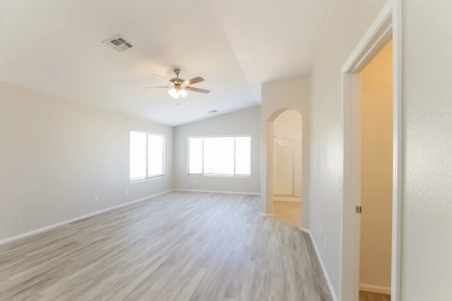 Foto del edificio - 4215 S 104th Ln