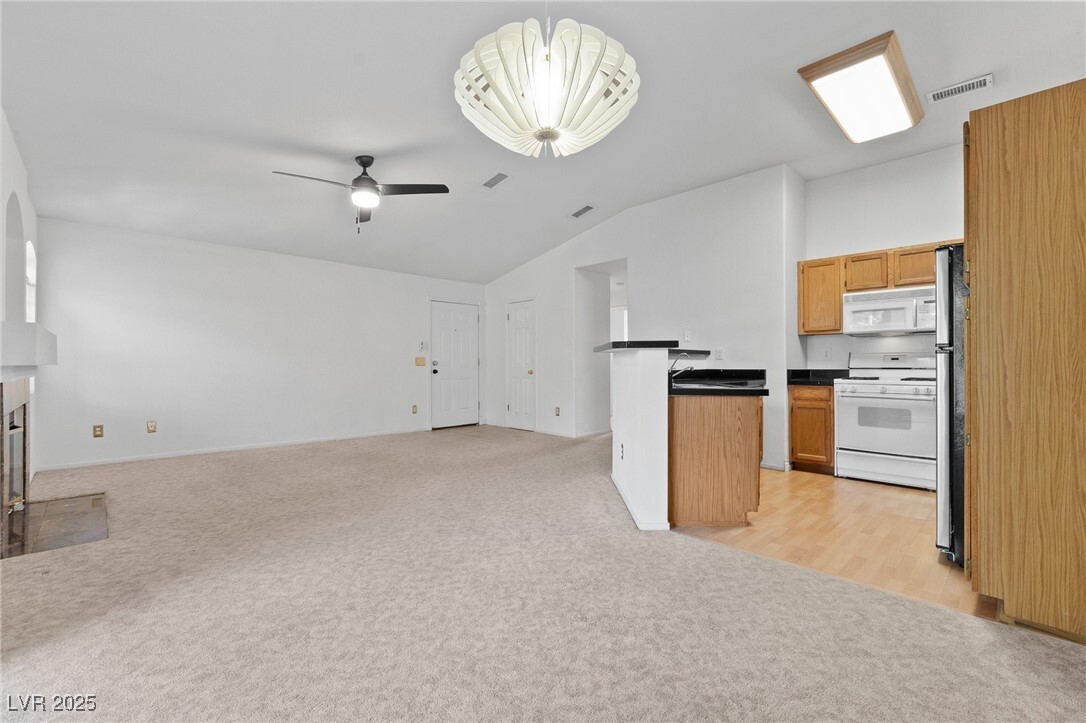 Foto del edificio - 5415 W Harmon Ave
