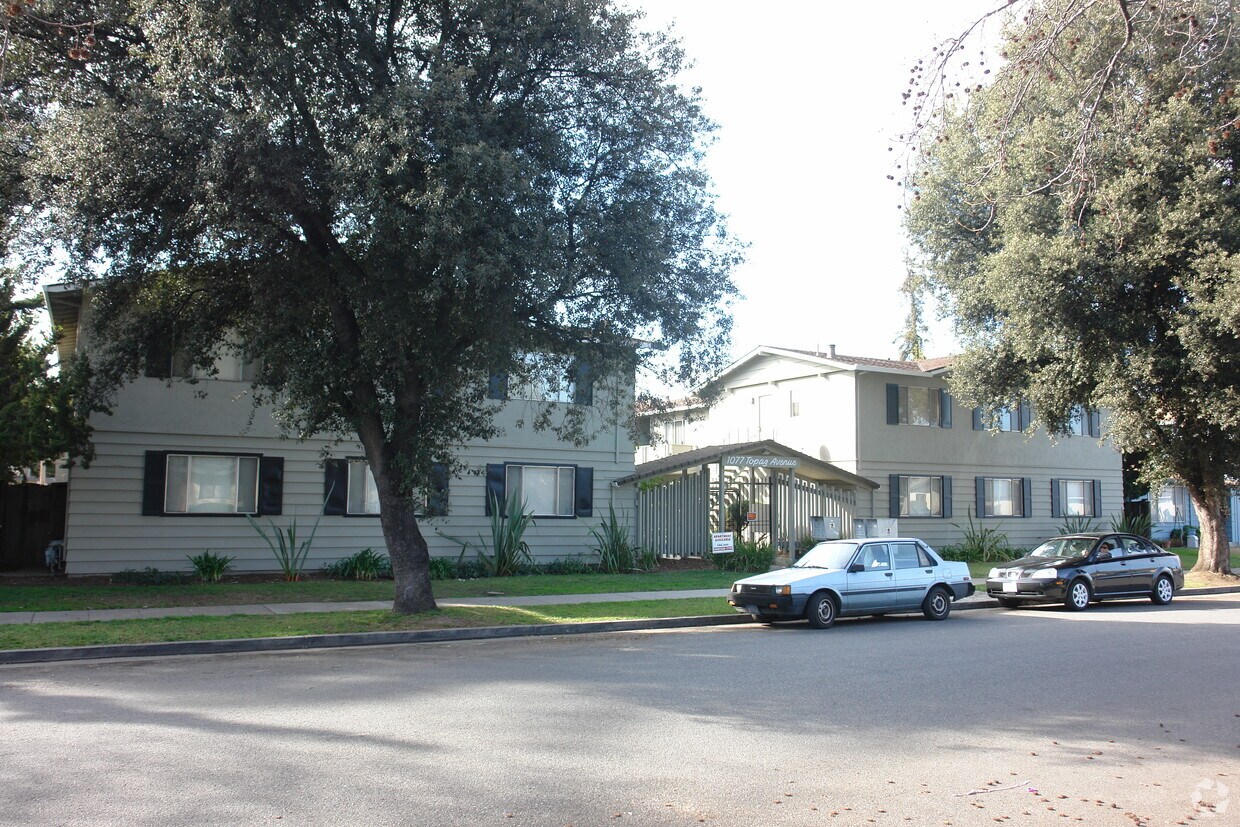 Primary Photo - 1077 Topaz Ave