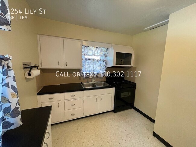 Foto del edificio - 1254 Lily St