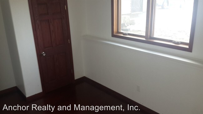 Building Photo - 405 5th Ave SW