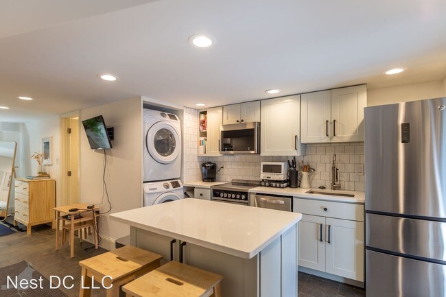 Foto del edificio - 316 Seaton Pl NE