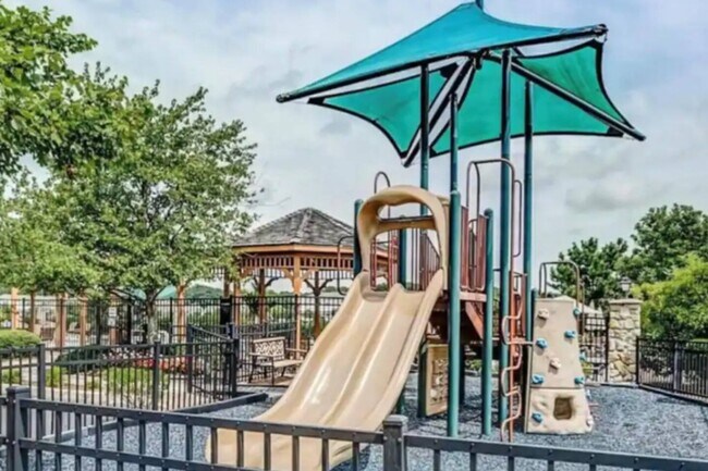 Building Photo - 12135 Landings Blvd