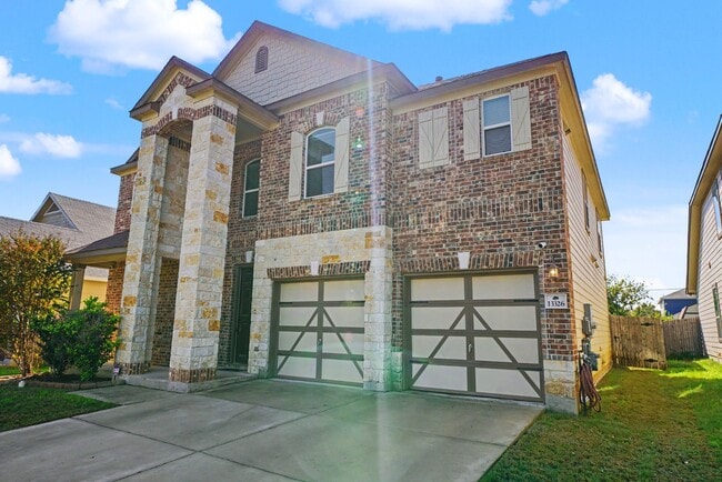 Building Photo - Exquisite 3-bedroom, 2.5-bathroom off 1604 and Culebra Road - Realtor Commission: $500