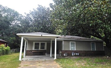 Building Photo - 1808 41st Ave