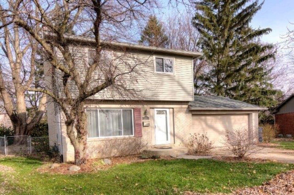 Front of Home - 1027 MacArthur Boulevard