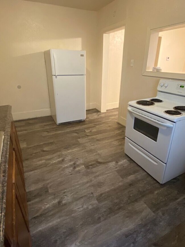 Foto del edificio - 2 BEDROOM 1 BATHROOM HOUSE WITH OFFICE