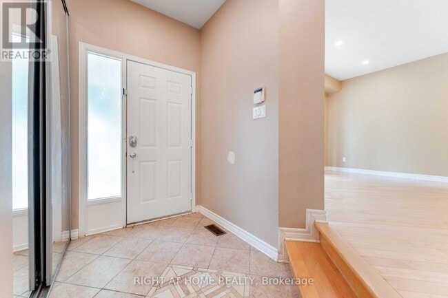 Building Photo - 373 Stoneway Dr