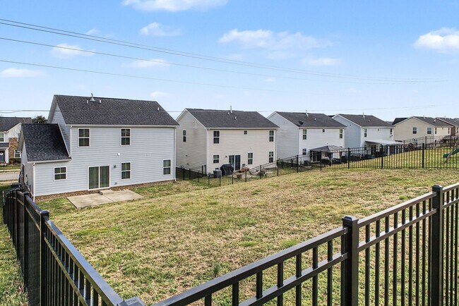 Building Photo - UP TO 2 MONTHS FREE RENT WITH 12 OR 24 MO LEASE!  PET FRIENDLY 4BR w/ Large Fenced Yard – William...