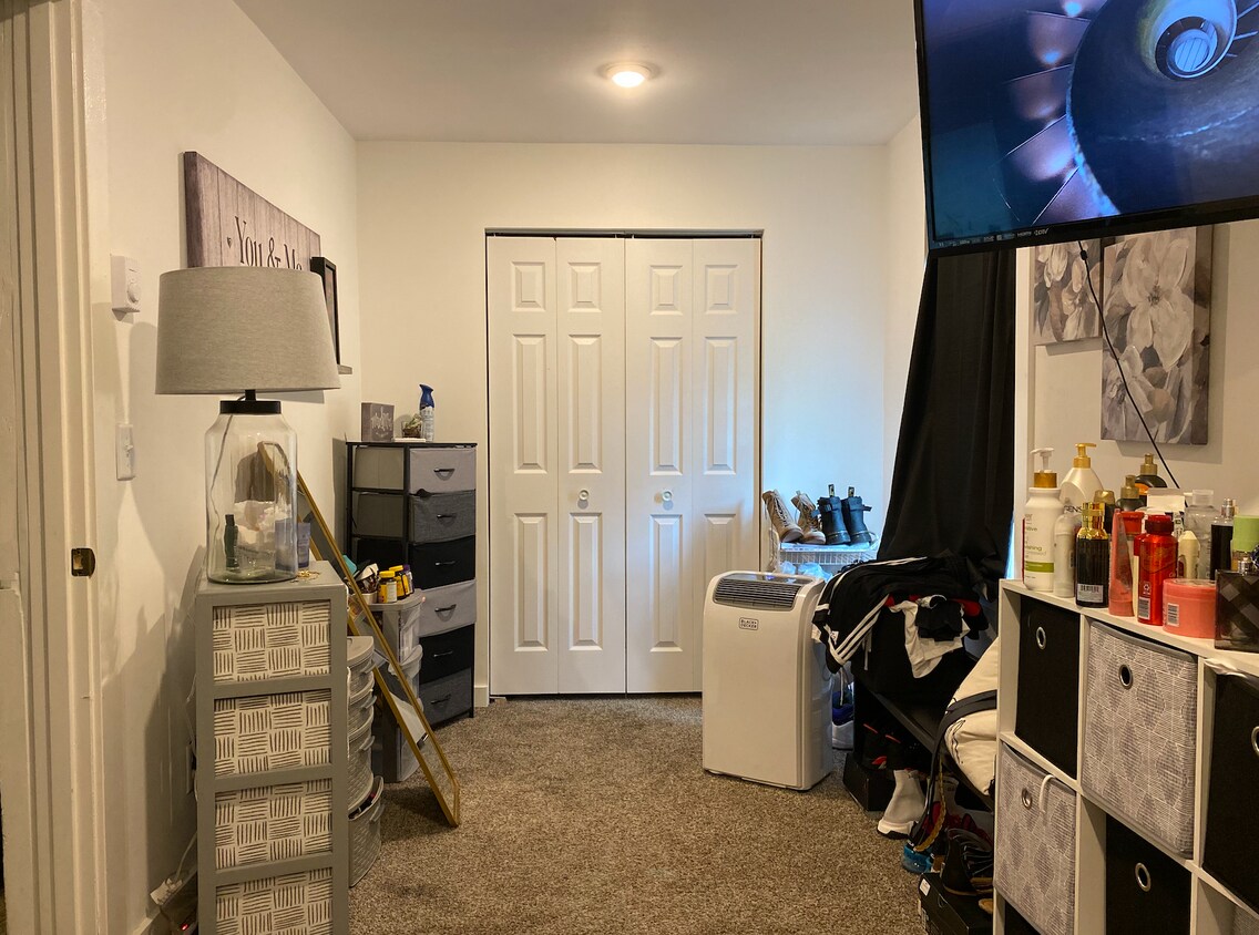 203 Annapolis Street West Unit Apt 1, Saint Paul, MN 55118 Apartments