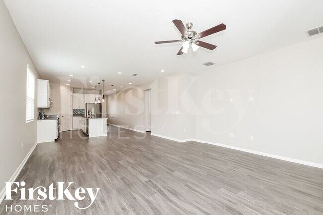 Foto del edificio - 261 Summershore Dr