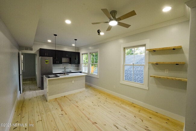 Foto del edificio - 1932 Hubbard St