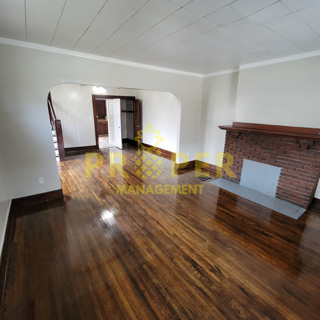Foto del edificio - 216-218 Cambridge Avenue