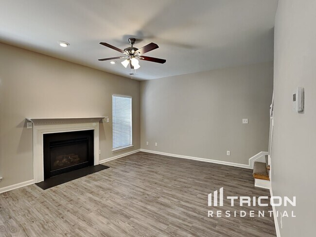 Foto del edificio - 225 Everett Park Dr