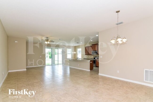 Foto del edificio - 410 Blakely Ct
