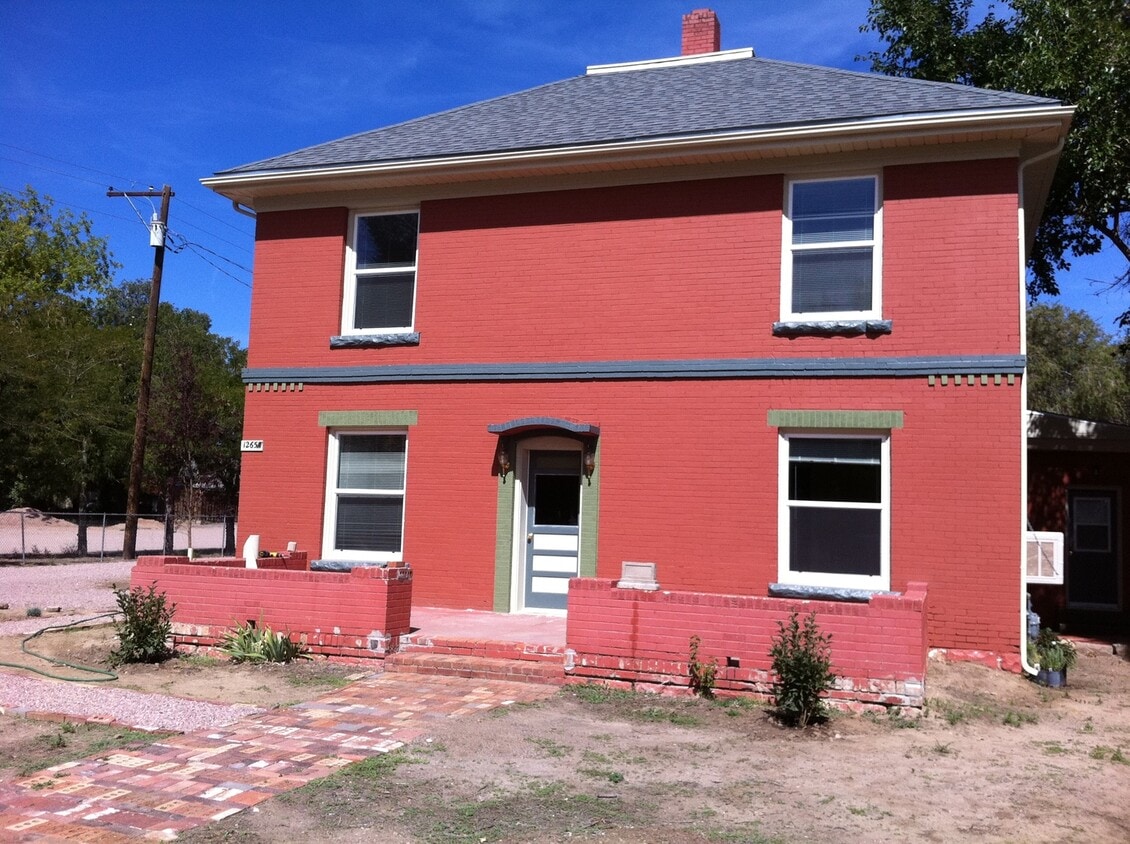 Primary Photo - 1265 Park Ave