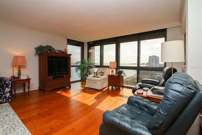Foto del edificio - 3301 Bayshore Blvd
