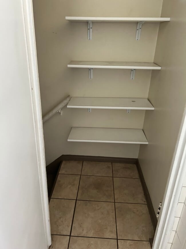 Foto del edificio - 132 1/2 N Orlando Ave