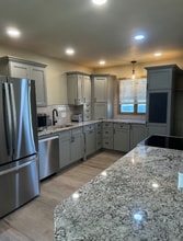 Building Photo - 1514 S Western Ave