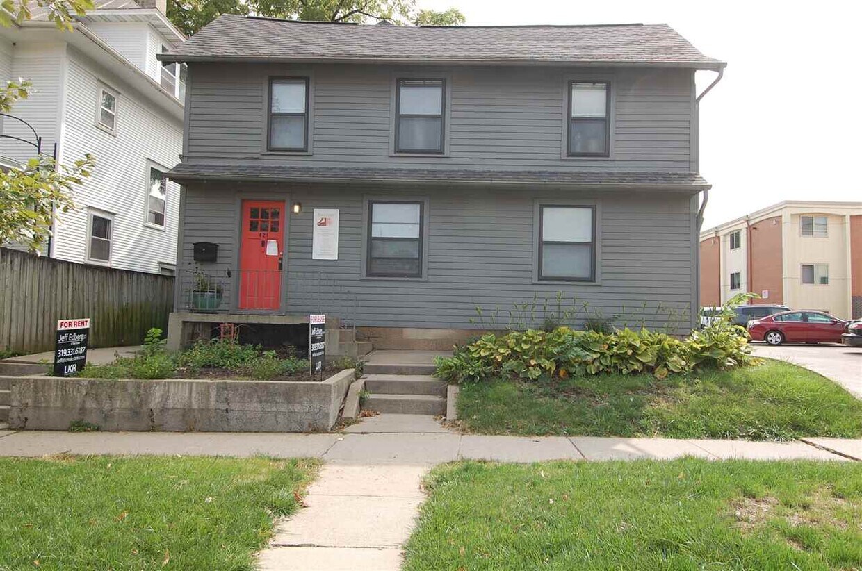 Primary Photo - 421 E Market St
