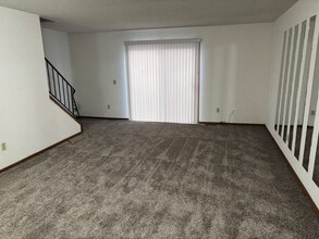 Building Photo - 2755-2761 Scarlet Oak Dr