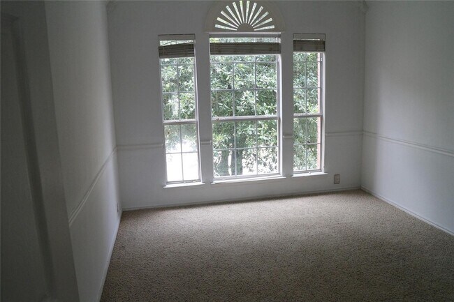 Foto del edificio - 2316 Tralee Cir