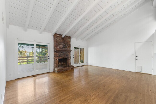 Building Photo - Beautiful 3-Bedroom, 2-Bathroom Home in a Peaceful Neighborhood