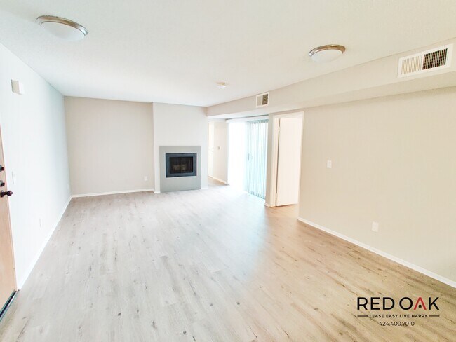 Foto del edificio - 6072 Franklin Ave