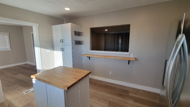 Building Photo - 668 Ann St