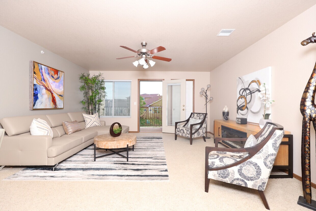 Foto principal - Stone Pointe Apartments