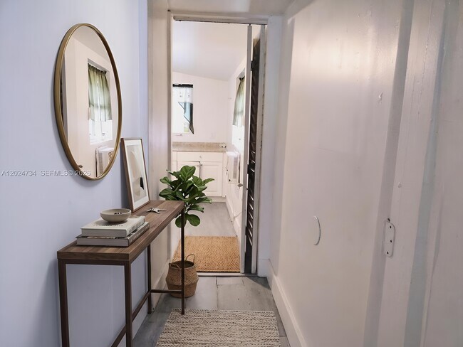 Foto del edificio - 5647 NW 5th Ct