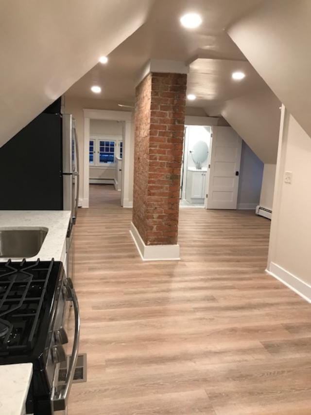 Entire apartment clean and frshlyupdated - 769 Delta Ave