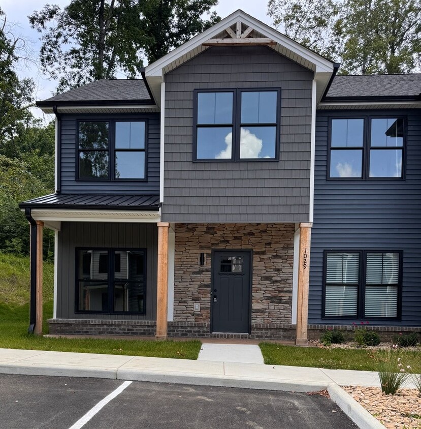 Primary Photo - 3 Bedroom || 2.5 Bathroom - New Constructi...