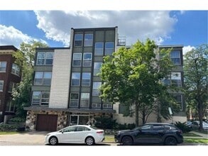 Building Photo - 821 Douglas Ave