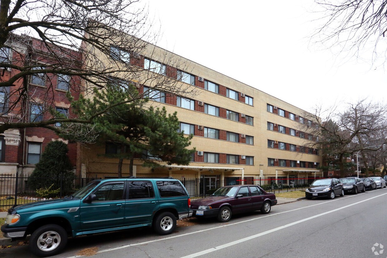 Foto principal - 5907-5909 N Kenmore Ave