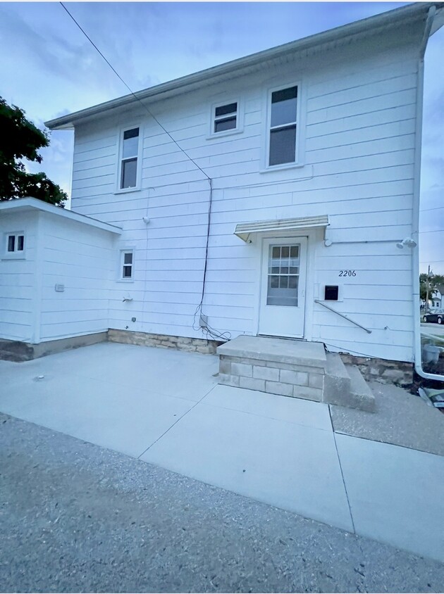Foto del edificio - 2206 Lake St