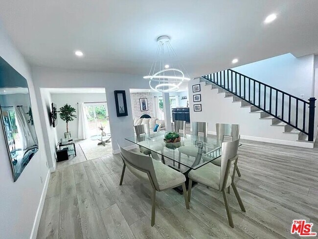 Foto del edificio - 7842 W 79th St