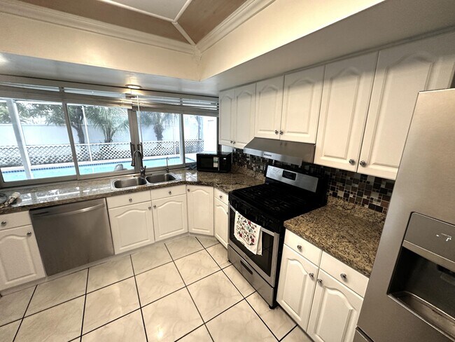 Foto del edificio - 7225 Grandview Blvd