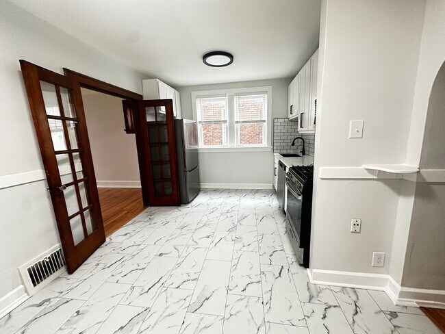 Foto del edificio - 2269 Blendon Pl