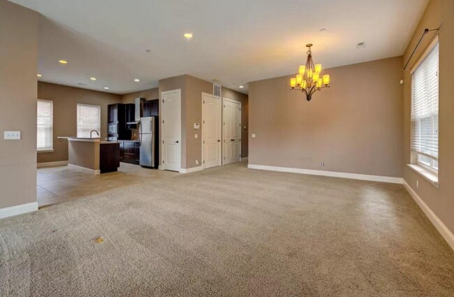 Foto del edificio - Cates Ave Fourplex
