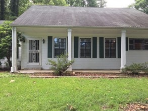 Building Photo - 2033 Decatur Hwy