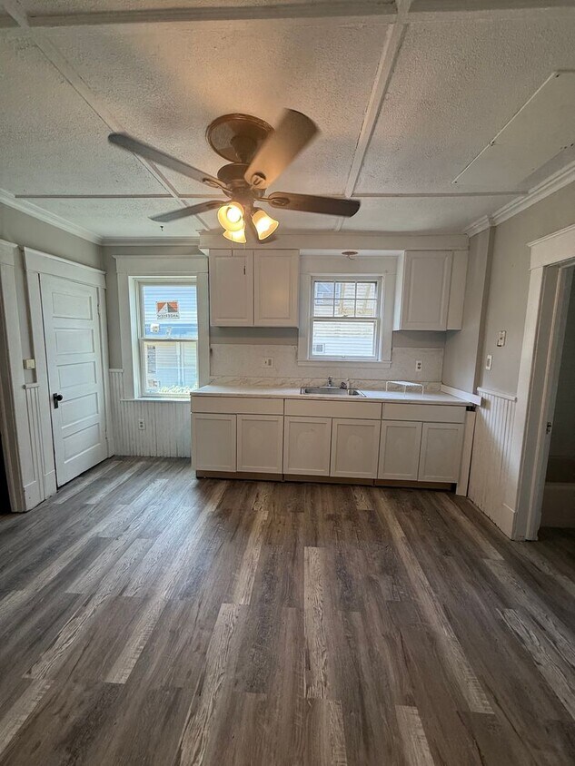 Primary Photo - Spacious 3 Bed, 2 Bath Single Family home ...