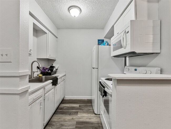 Building Photo - 9464 US-180