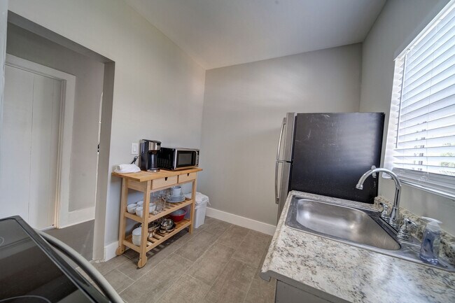 Foto del edificio - 34 SW 37th Ave