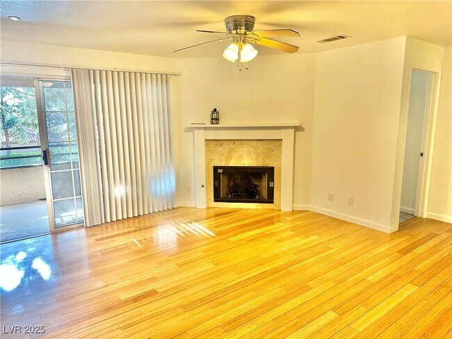 Foto del edificio - 2200 S Fort Apache Rd