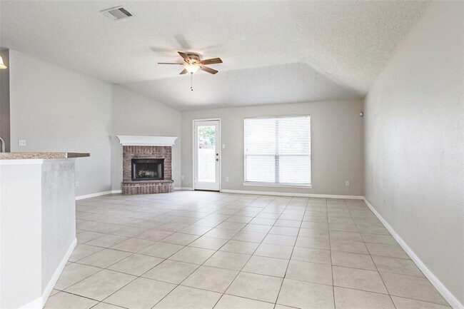 Building Photo - 1811 Bertram Dr