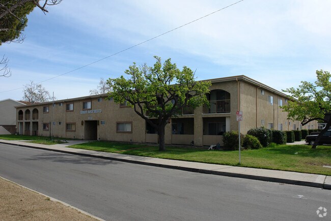 Foto del edificio - East Bay Blvd